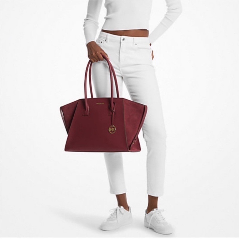 Michael Kors Avril Extra-Large
Leather Top-Zip Tote Bag In Oxblood
NWT - Picture 6 of 14